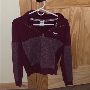 Womens maroon crew neck